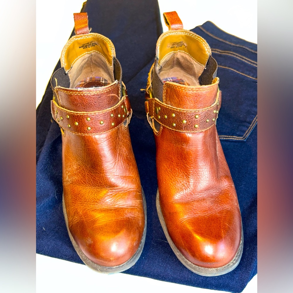 Leather boots